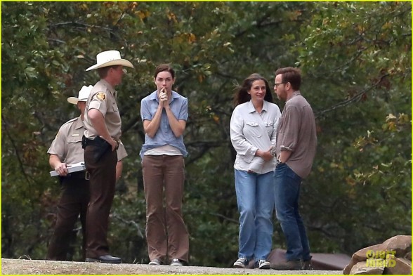 *EXCLUSIVE* Julia Roberts and Ewan McGregor get emotional on the set of "August: Osage County"